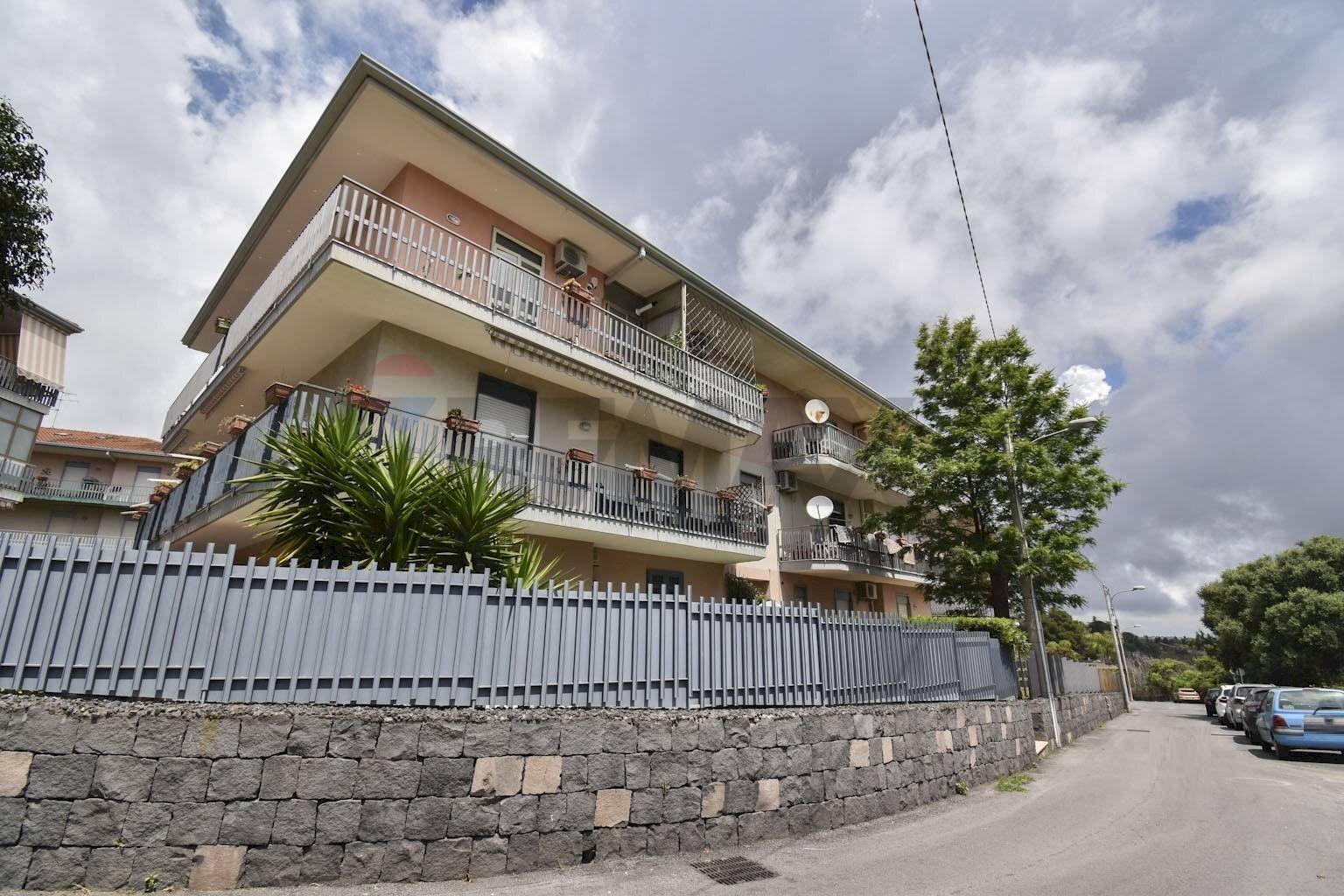 Edificio all\'aperto - Three-room apartment Via Caramme
 
43, Valverde - photo 1