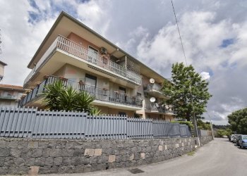 Edificio all\'aperto - Three-room apartment Via Caramme
 
43, Valverde - photo 1