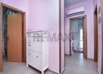 Hall / corridoio - Three-room apartment Via Caramme
 
43, Valverde - photo 12