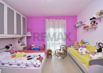 Camera / camera da letto - Three-room apartment Via Caramme
 
43, Valverde - photo 19