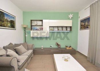 Soggiorno - Three-room apartment Via Caramme
 
43, Valverde - photo 24