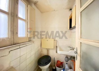 Bagno - Trilocale Via Regina Bianca
 
192, Catania - foto 18