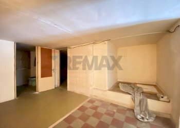 Stanza vuota - Trilocale Via Regina Bianca
 
192, Catania - foto 25