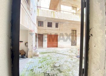 Edificio all\'aperto - Trilocale Via Regina Bianca
 
192, Catania - foto 31