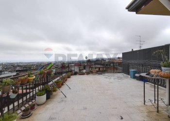 Terrazza panoramica - Quadrilocale Via Antonio Oliva
 
19, Aci Catena - foto 20