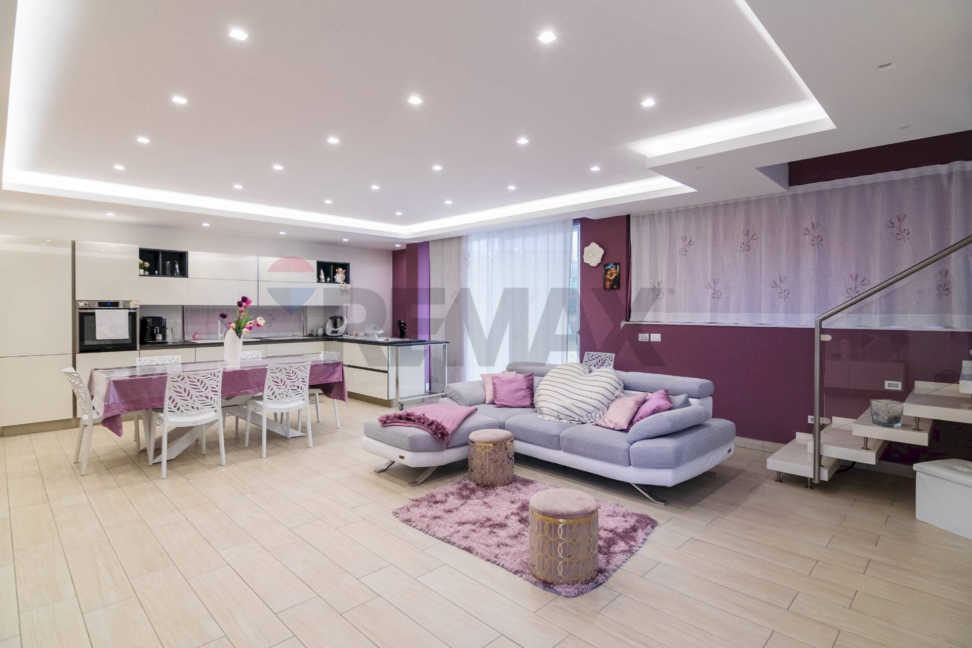 Sala da pranzo - Villa sciare spoto
 
36, Aci Sant'Antonio - foto 1