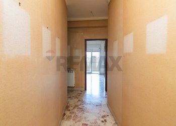 Hall / corridoio - Quadrilocale Via Alcide De Gasperi
 
241, Catania - foto 13