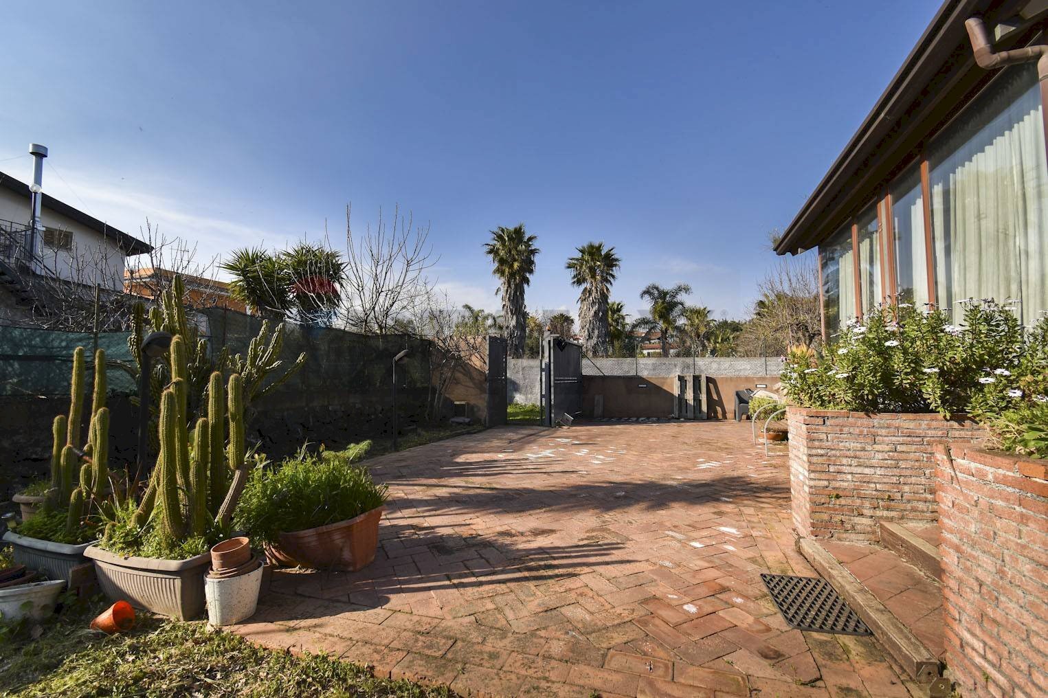 Giardino - Villa Via Valverde
 
25, Aci Bonaccorsi - foto 2