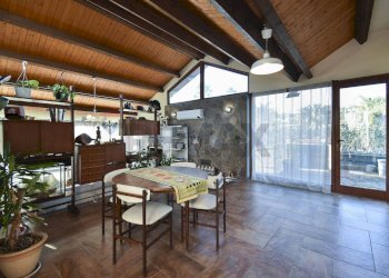 Sala da pranzo - Villa Via Valverde
 
25, Aci Bonaccorsi - foto 15