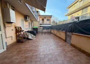 Terrazza - Bilocale Via Parroco Roccella
 
7, Belpasso - foto 1