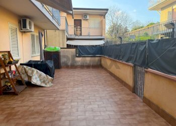 Terrazza - Bilocale Via Parroco Roccella
 
7, Belpasso - foto 2