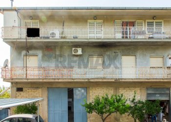 Edificio all\'aperto - Villa Contrada San Giovanni
 
snc, Leonforte - foto 6