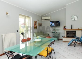 Sala da pranzo - Villa Contrada San Giovanni
 
snc, Leonforte - foto 11