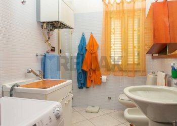 Bagno - Villa Contrada San Giovanni
 
snc, Leonforte - foto 12