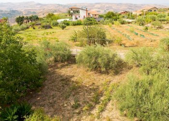 Vista delle montagne - Villa Contrada San Giovanni
 
snc, Leonforte - foto 17