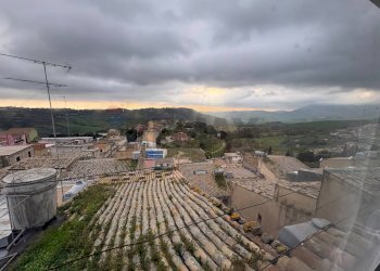 Edificio all\'aperto - Casa semi indipendente Via D'Antona
 
15, Caltagirone - foto 8