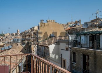 Balcone - Semi-detached house Via D'Antona
 
15, Caltagirone - photo 17
