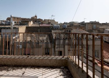 Balcone - Semi-detached house Via D'Antona
 
15, Caltagirone - photo 22
