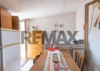Sala da pranzo - Semi-detached house Via D'Antona
 
15, Caltagirone - photo 25