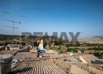 Vista delle montagne - Semi-detached house Via D'Antona
 
15, Caltagirone - photo 30