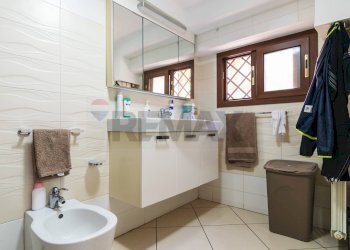 Bagno - Quadrilocale Via Duca Degli Abruzzi
 
50, Catania - foto 14