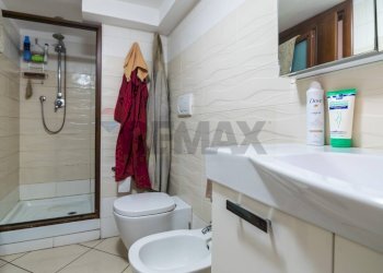 Bagno - Quadrilocale Via Duca Degli Abruzzi
 
50, Catania - foto 15