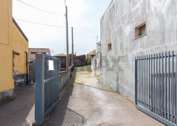 Edificio all\'aperto - Rustico STRADA PROVINCIALE PER RIPOSTO
 
122, Acireale - foto 2
