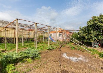 Giardino - Rustico STRADA PROVINCIALE PER RIPOSTO
 
122, Acireale - foto 17