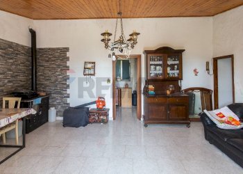 Soggiorno - Rustico STRADA PROVINCIALE PER RIPOSTO
 
122, Acireale - foto 24