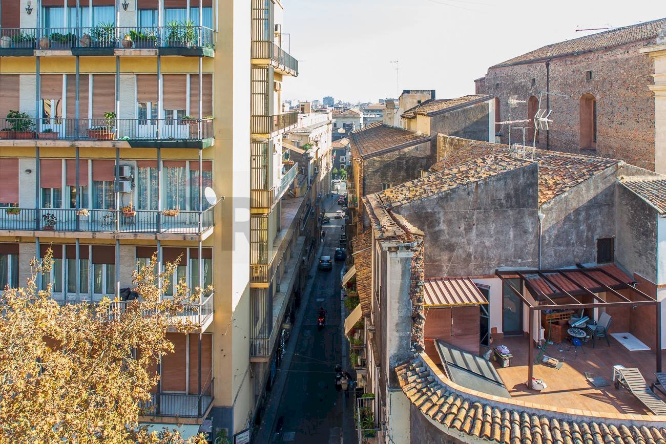 Edificio all\'aperto - Trilocale Piazza San Domenico
 
16, Catania - foto 2