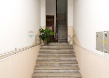 Scale - Trilocale Piazza San Domenico
 
16, Catania - foto 6