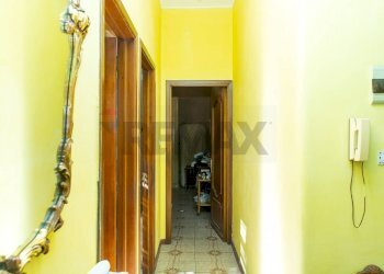 Hall / corridoio - Trilocale Piazza San Domenico
 
16, Catania - foto 13