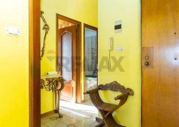 Hall / corridoio - Trilocale Piazza San Domenico
 
16, Catania - foto 15