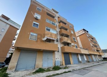 Edificio all\'aperto - Quadrilocale Piazza Alcide de Gasperi
 
16, Porto Empedocle - foto 2