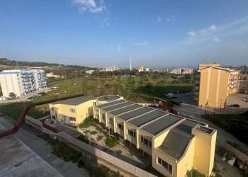 Edificio all\'aperto - Quadrilocale Piazza Alcide de Gasperi
 
16, Porto Empedocle - foto 6
