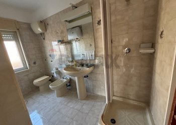 Bagno - Quadrilocale Piazza Alcide de Gasperi
 
16, Porto Empedocle - foto 18