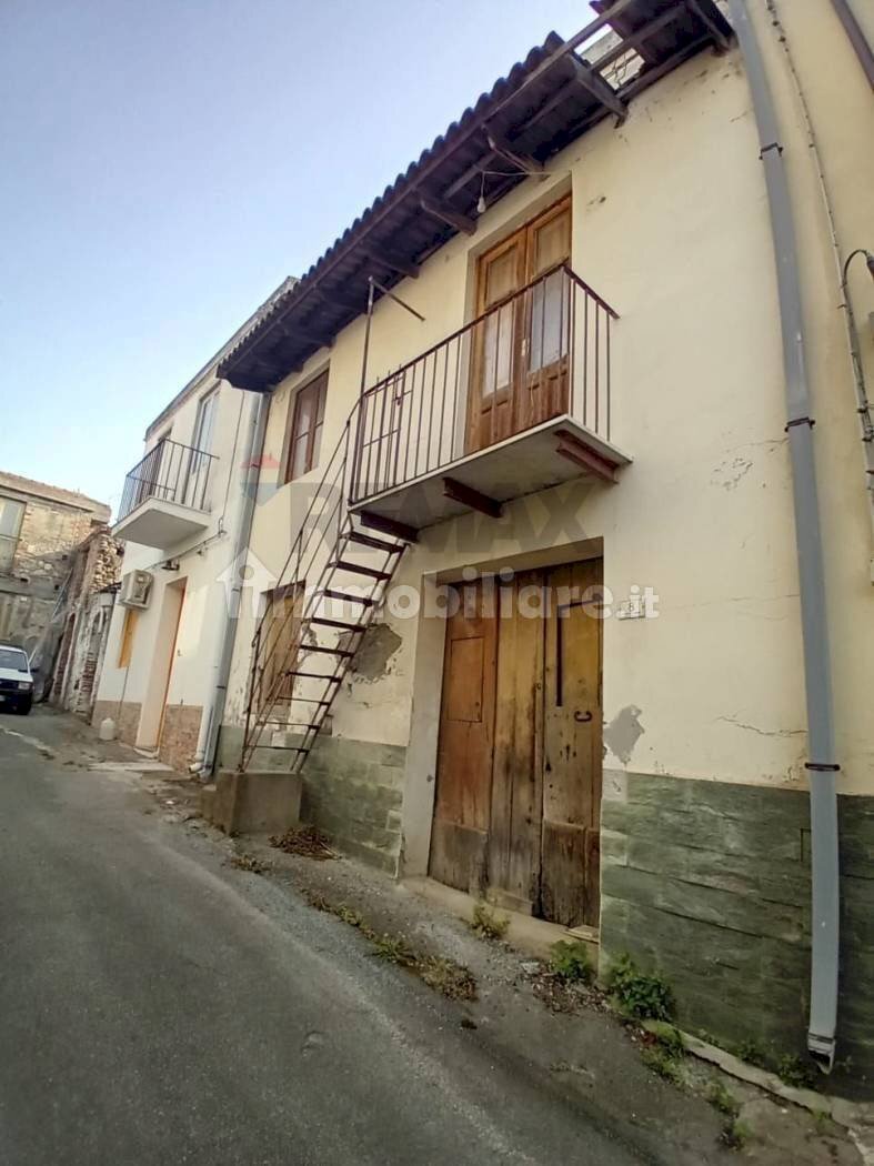 Edificio all\'aperto - Casa semi indipendente Stretto 2 Zigari
 
snc, Barcellona Pozzo di Gotto - foto 2