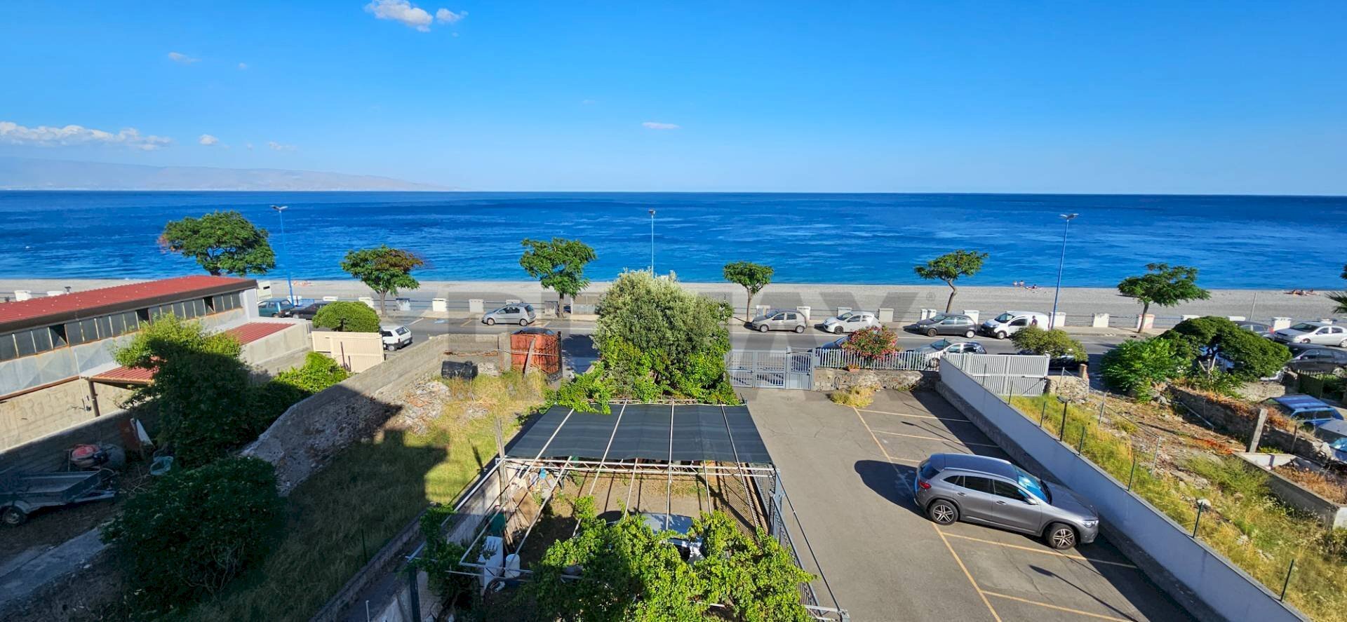 Vista dell\'acqua - Bilocale Via Francesco Crispi
 
441, Alì Terme - foto 1