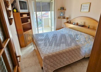 Camera / camera da letto - Bilocale Via Francesco Crispi
 
441, Alì Terme - foto 12