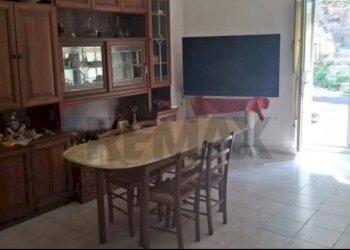 Sala da pranzo - Appartamento via vincenzo monti
 
63, Lentini - foto 1