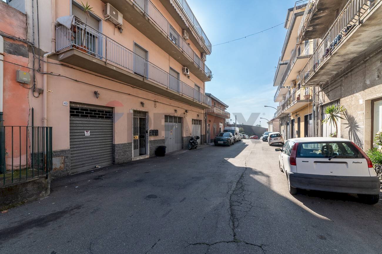 Edificio all\'aperto - Appartamento Via Francesco Orestano
 
45, Aci Sant'Antonio - foto 1
