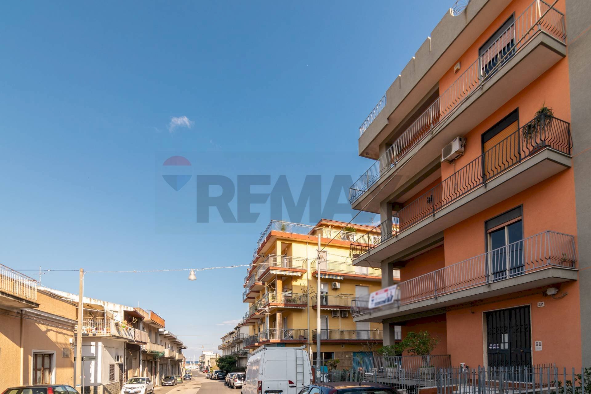 Edificio all\'aperto - Appartamento via circumvallazione salvatore sturiale
 
22, Riposto - foto 1