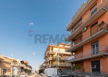 Edificio all\'aperto - Apartment via circumvallazione salvatore sturiale
 
22, Riposto - photo 1
