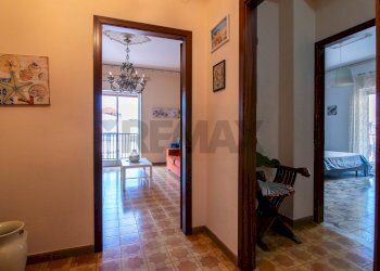 Hall / corridoio - Apartment via circumvallazione salvatore sturiale
 
22, Riposto - photo 7