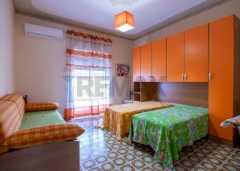 Camera / camera da letto - Apartment via circumvallazione salvatore sturiale
 
22, Riposto - photo 27