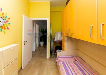 Camera / camera da letto - Attico via lenin
 
55, Misterbianco - foto 19