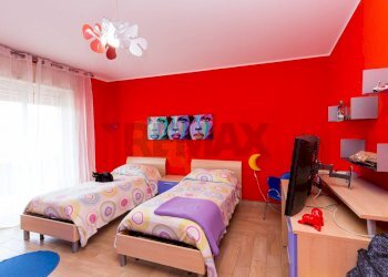 Camera / camera da letto - Attico via lenin
 
55, Misterbianco - foto 20