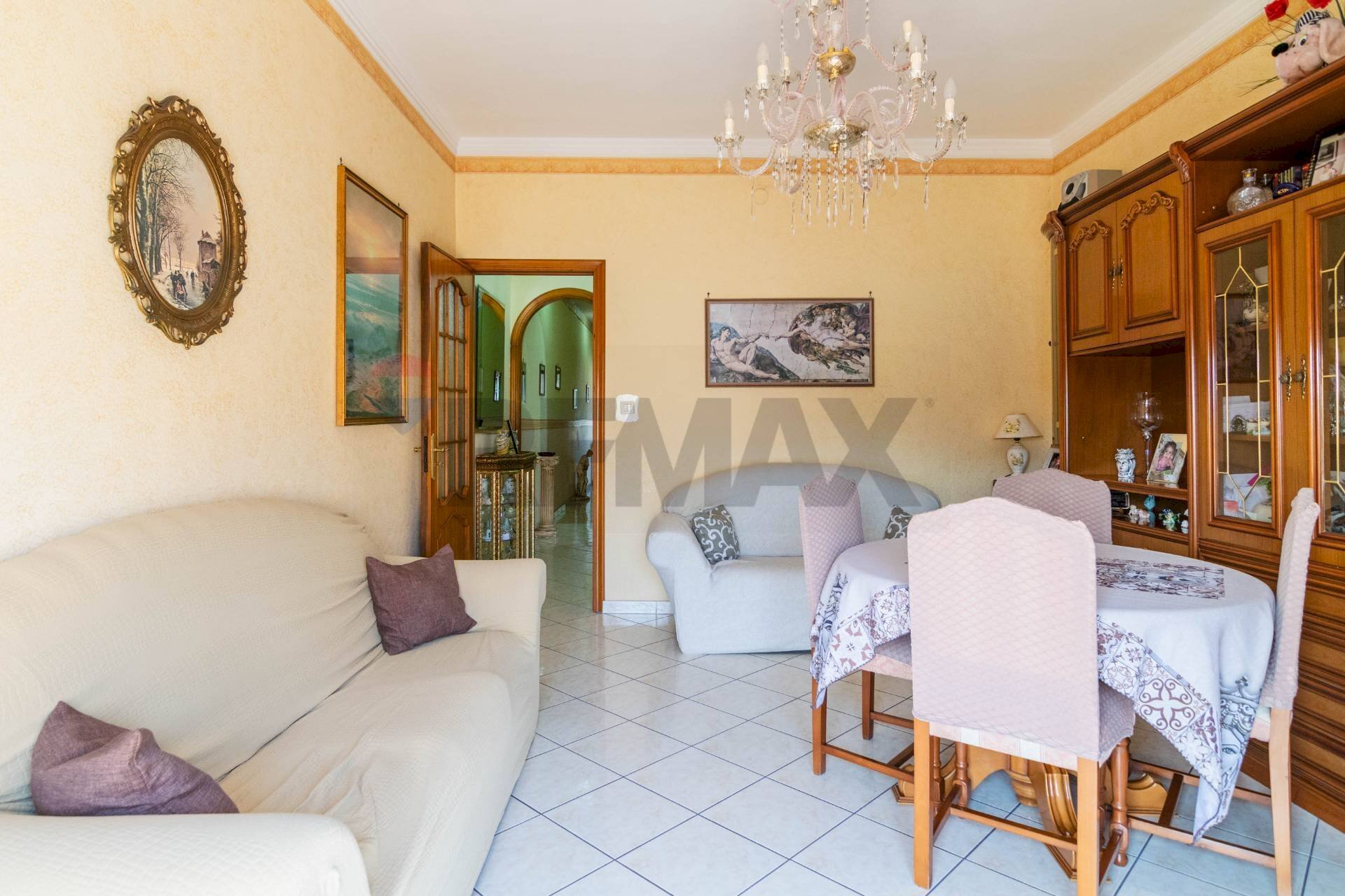 Sala da pranzo - Quadrilocale via costantino
 
38, Catania - foto 2