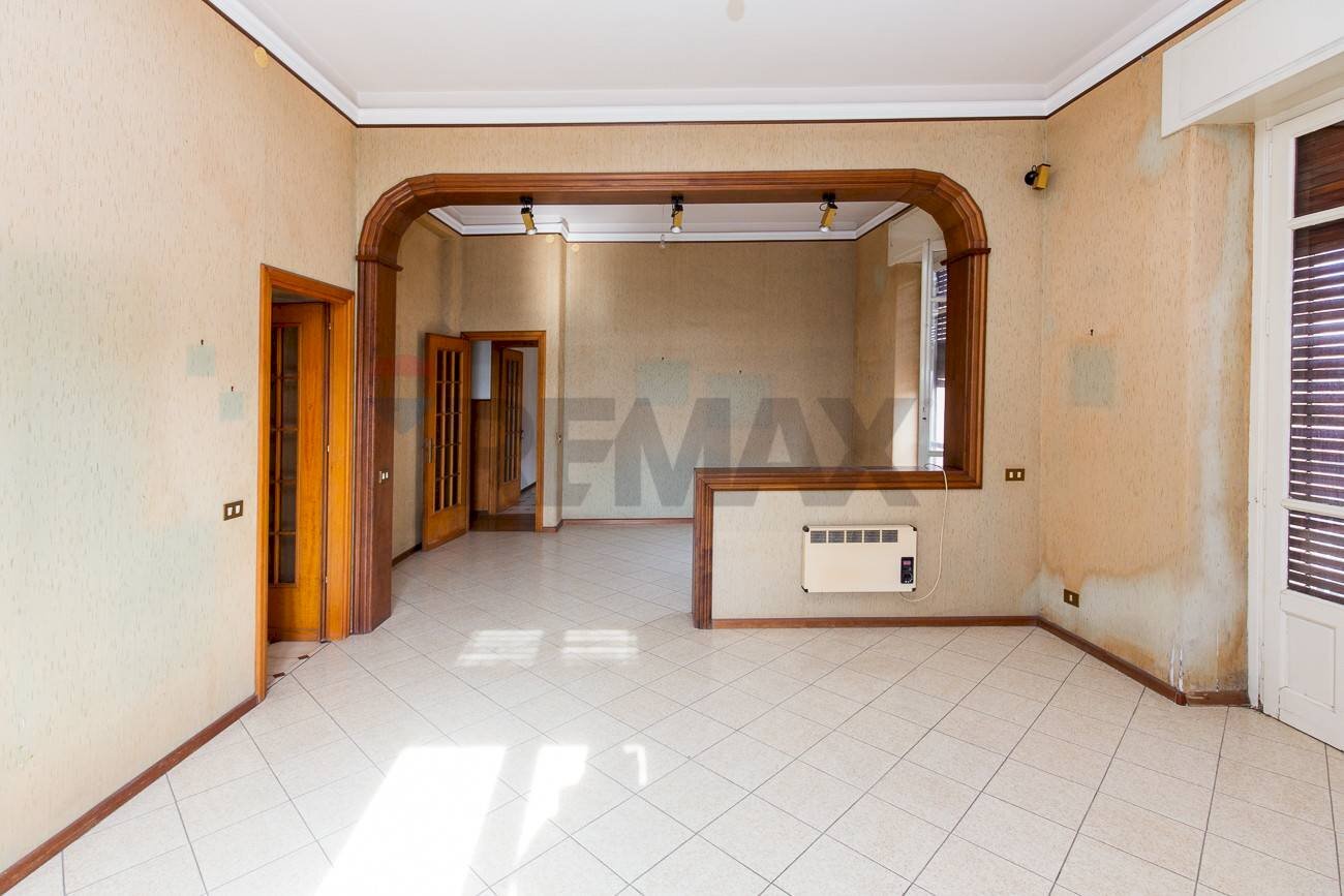 Stanza vuota - Trilocale via bonfiglio
 
14, Catania - foto 1