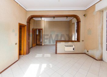 Stanza vuota - Trilocale via bonfiglio
 
14, Catania - foto 1